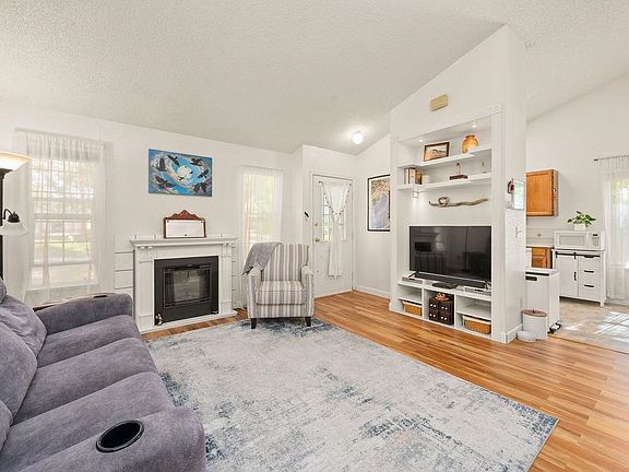 5th image of 13 Dubonnet Ct