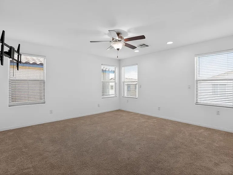 5841 Delaney Falls St — Photo 7