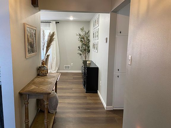 3rd image of 1101 W Reid Avenue