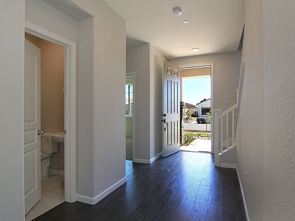 4th image of 1165 Vista Way