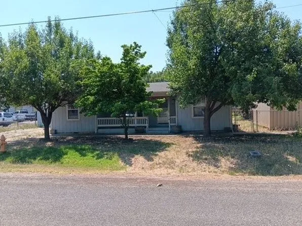 748 Gilman Rd, Medford, OR 97504