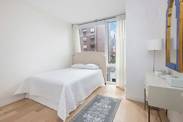 Rented by CMB Realty, LLC | media 16