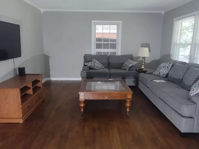 1809 Pinedale Dr — Photo 4