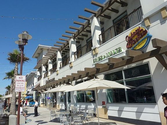 Shops and restaurants Downtown