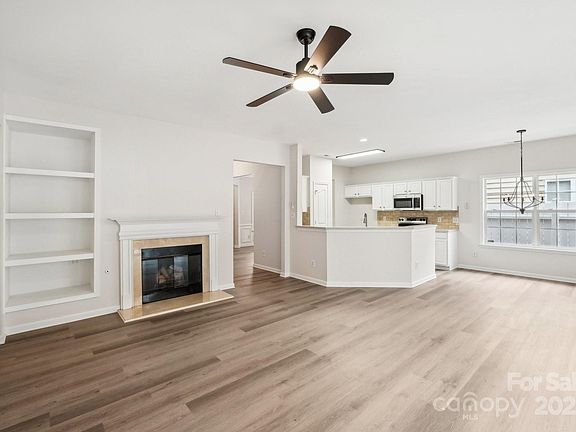4th image of 6423 Falls Lake Dr