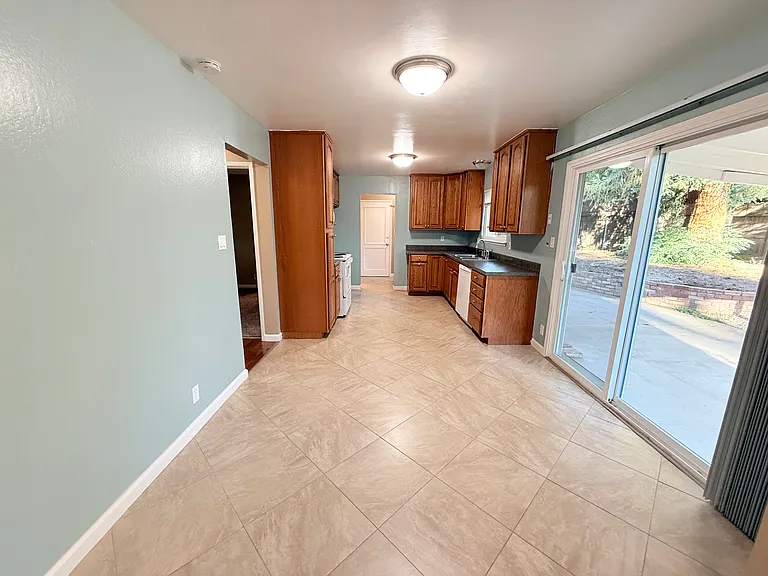 6881 Kettering Cir — Photo 9