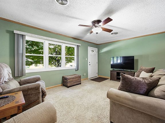 3rd image of 2533 Indiana St SW