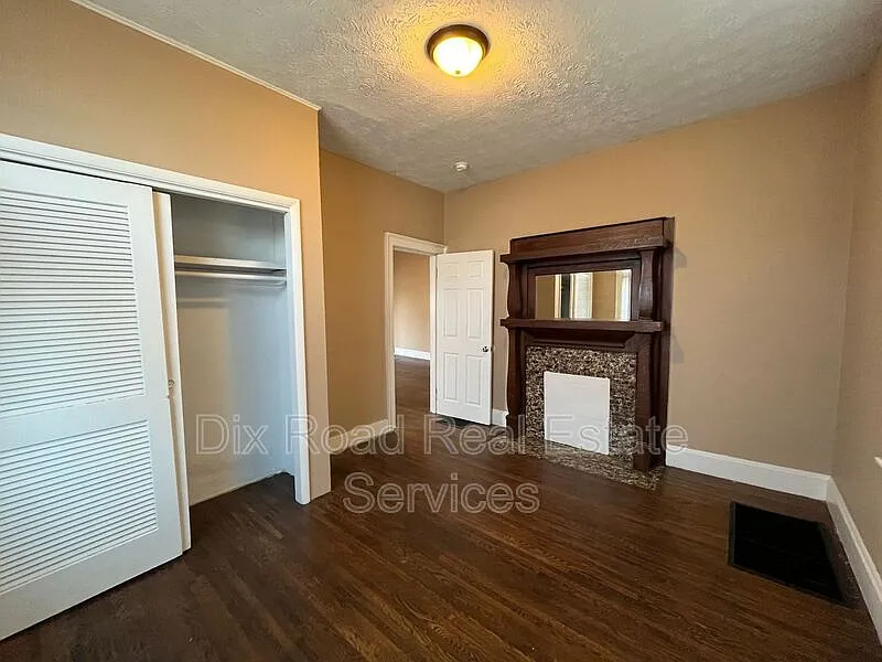 2159 Elmo Ave