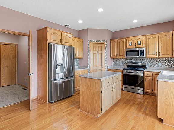 5th image of 3361 119th Ave NE