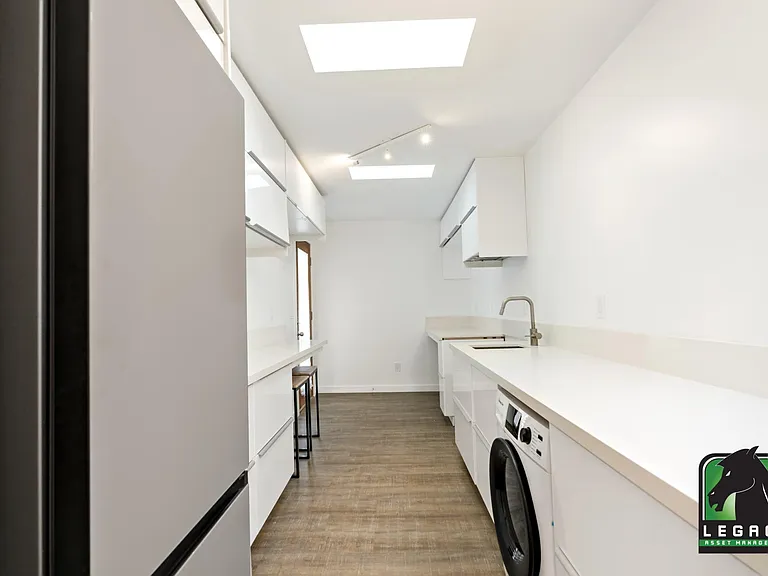 1124 W 49th St #1/2 — Photo 6
