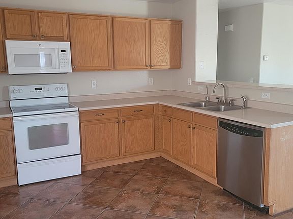 3rd image of 43682 W Elm Dr