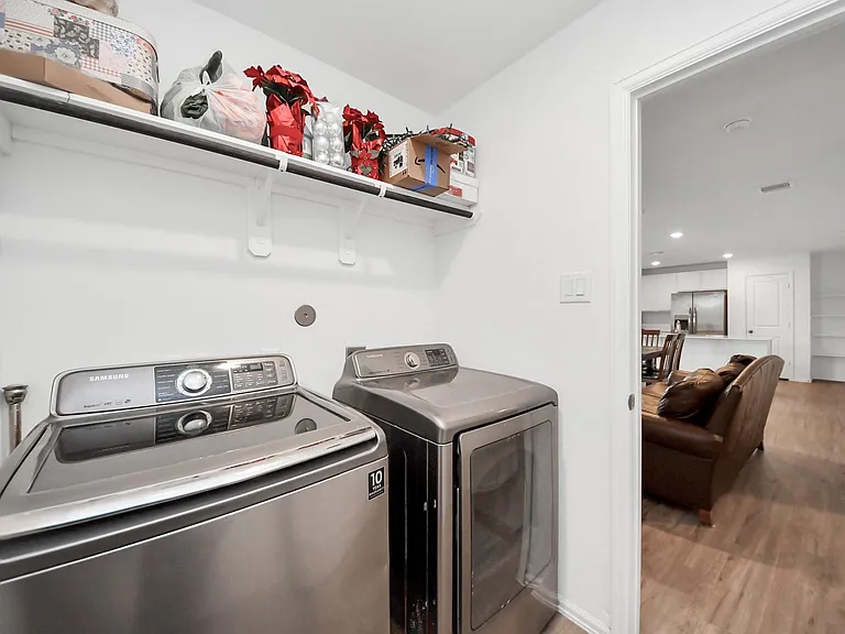 9206 Burnet Fields Dr — Photo 35