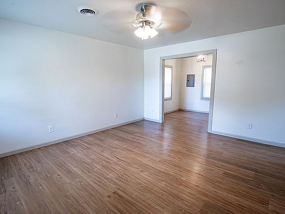 2nd image of 307 W Rickenbacker Dr