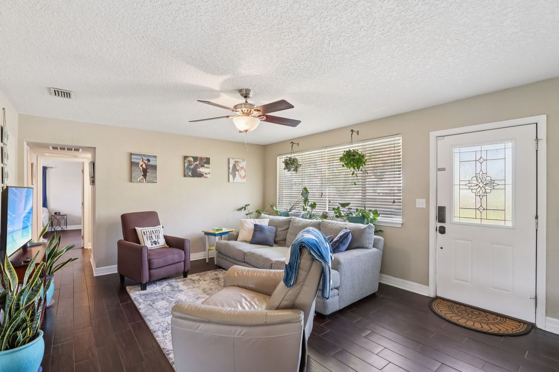 next background image