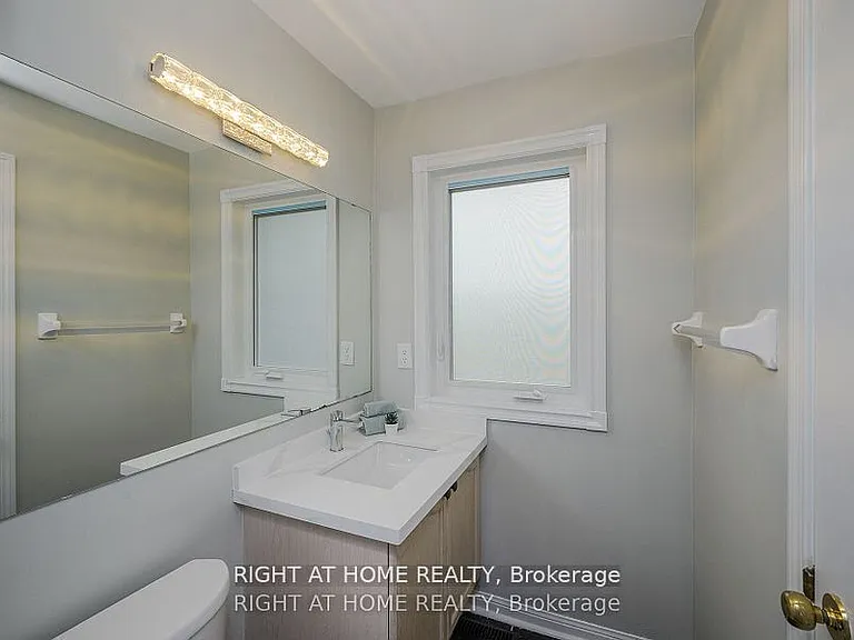 1724 Samuelson Cir — Photo 19