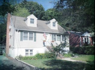 69 Juniper Rd, Port Washington, NY 11050