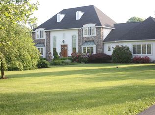 575 Summit Ln, Riegelsville, PA 18077