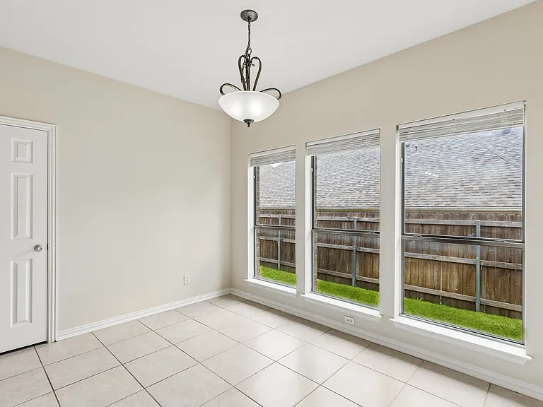 1905 Trevor Ct — Photo 11