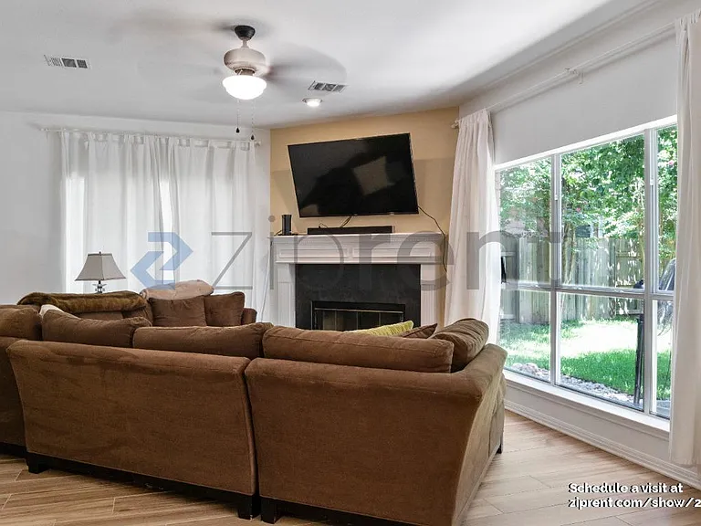 1406 Dapplegrey Ln — Photo 13