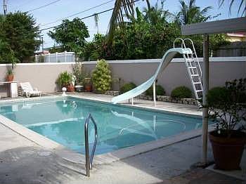 1st image of 822 Hillcrest Blvd