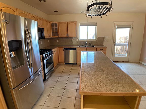 4th image of 1079 S Honeysuckle Dr