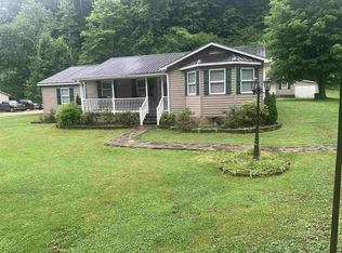 1059 Four Mile Crk, Branchland, WV 25506