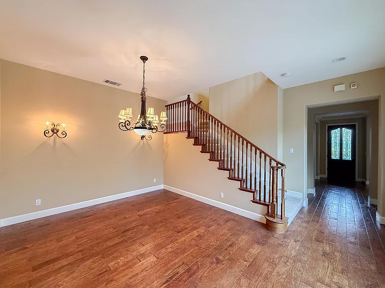 342 Stanforth Ct — Photo 6