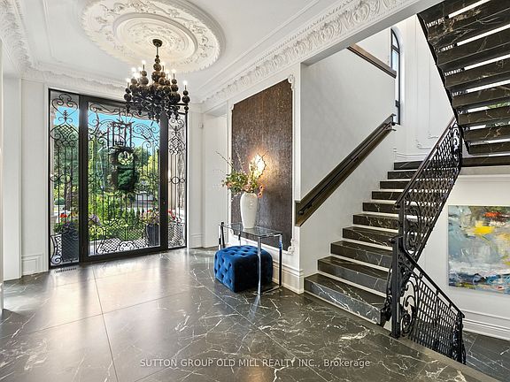 3rd image of 10 Hillavon Dr