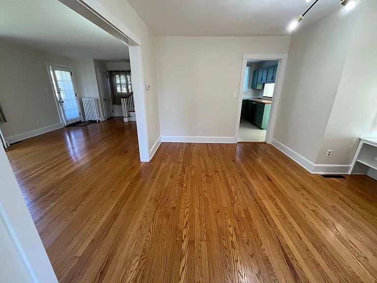 201 N American Ave — Photo 14