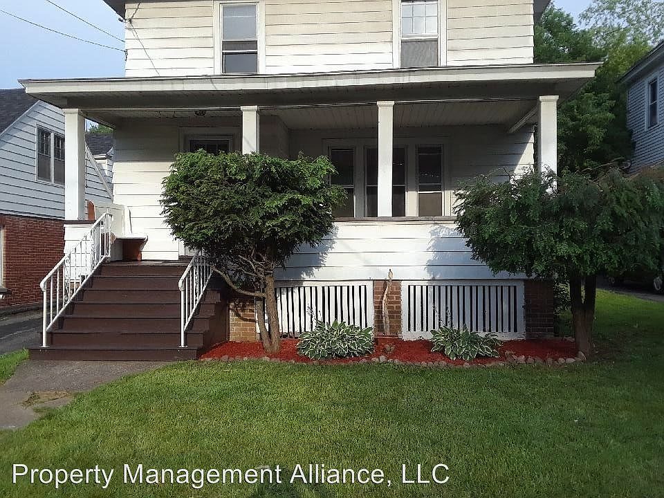 1st image of 429 Elm St