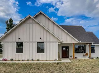 210 Field Crest Blvd NE, Cokato, MN 55321