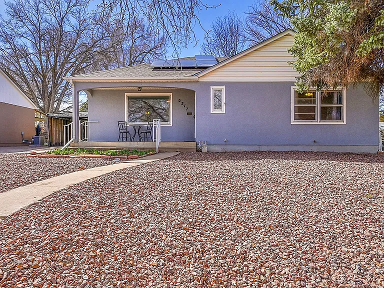 2317 De Soto Rd — Photo 3