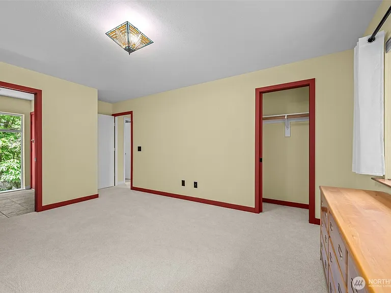 1311 Clearbrook Dr — Photo 4