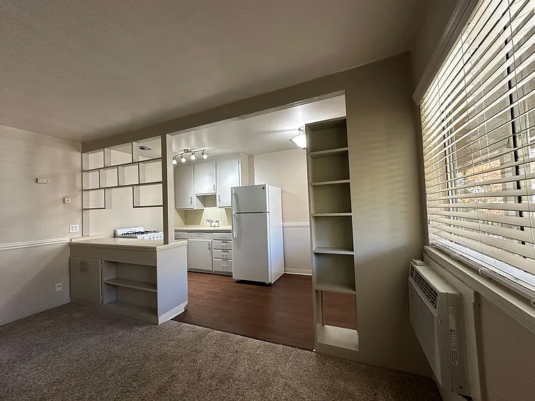 2508 L Street Classic Midtown Living — Photo 37