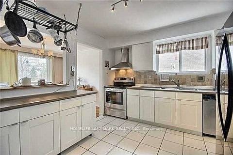5th image of 326 Lorne Ave