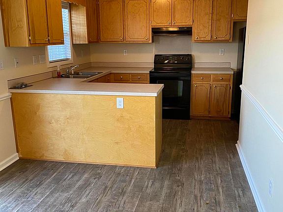 2nd image of 2320 Vineyard Dr APT O5