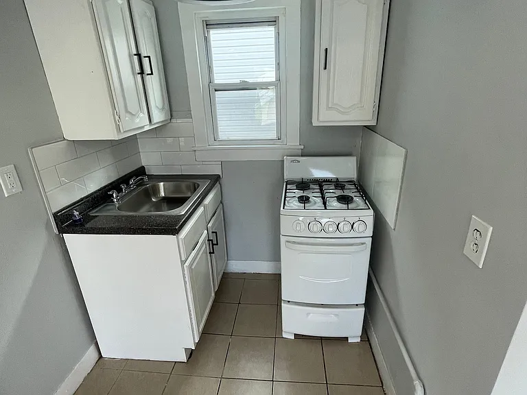 85 Astor St #B2 — Photo 1