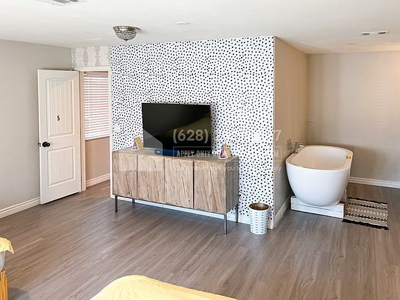 5th image of 2220 Glen Heather Way