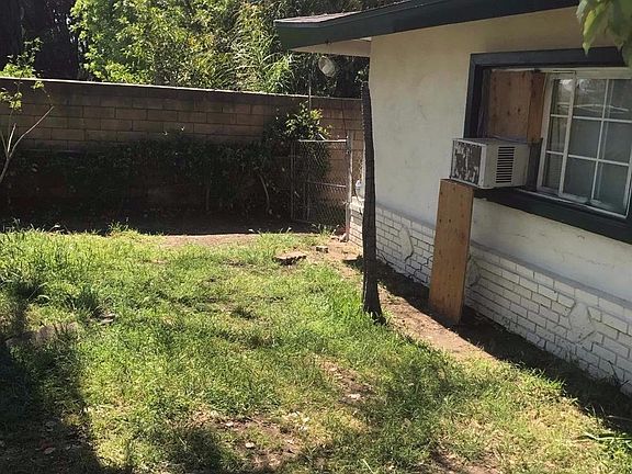 3rd image of 9796 Oleander Ave