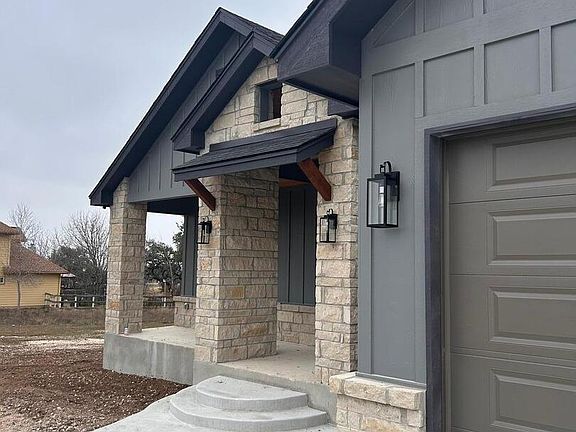 2nd image of 260 Glenvalley Circle