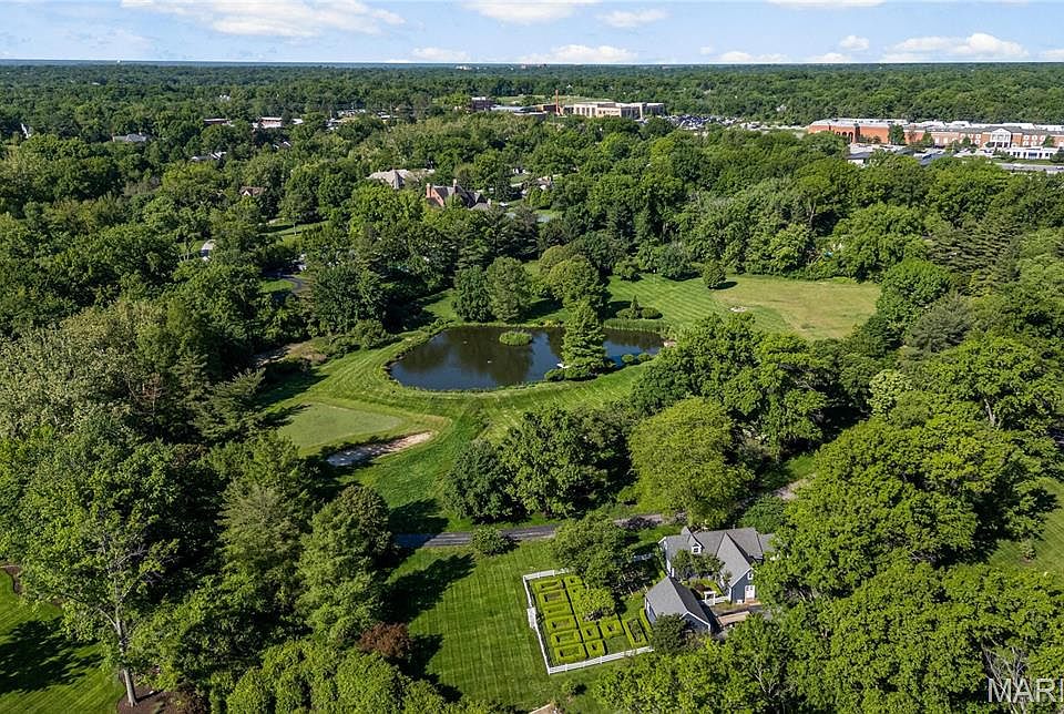 1st image of 2021 S Warson Rd