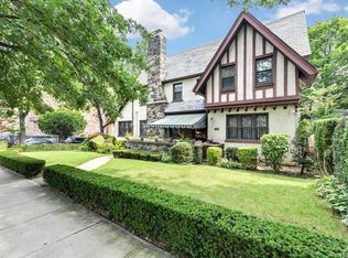 7709 Kew Forest Ln, Forest Hills, NY 11375