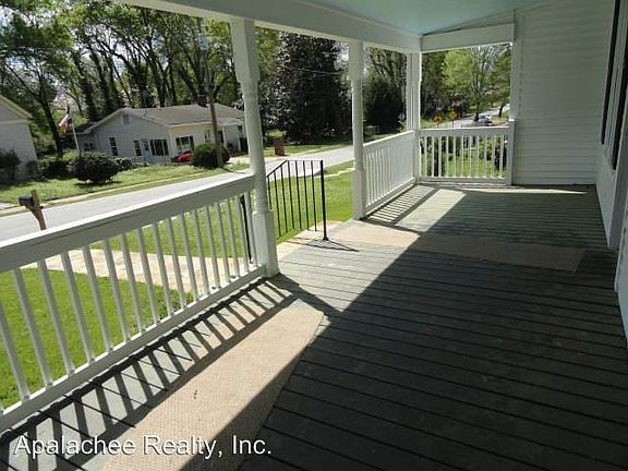 5th image of 152 Hamilton Ave