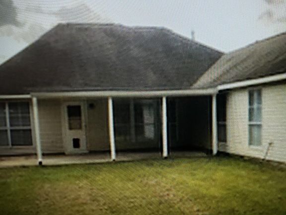 5th image of 26630 Parkwood Dr