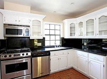 3rd image of 3050 Belden Dr