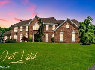 13 Turtle Hollow Dr, Manalapan, NJ 07726