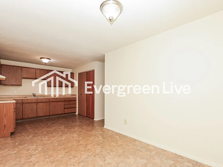 6240 Greenfield Way — Photo 14