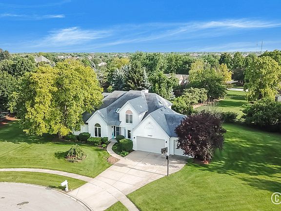 3rd image of 24065 Ascot Ct