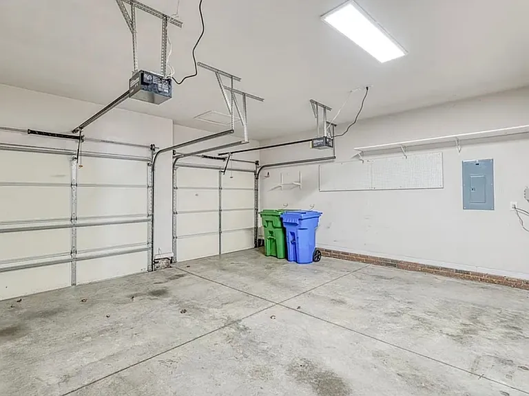 202 Branchester Ct — Photo 23