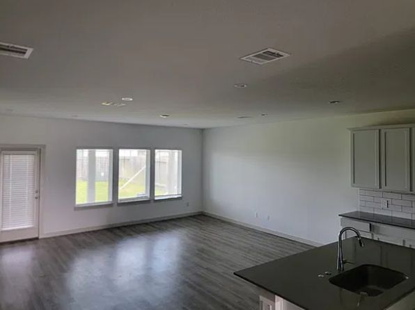 7711 Sleek Flock Ln